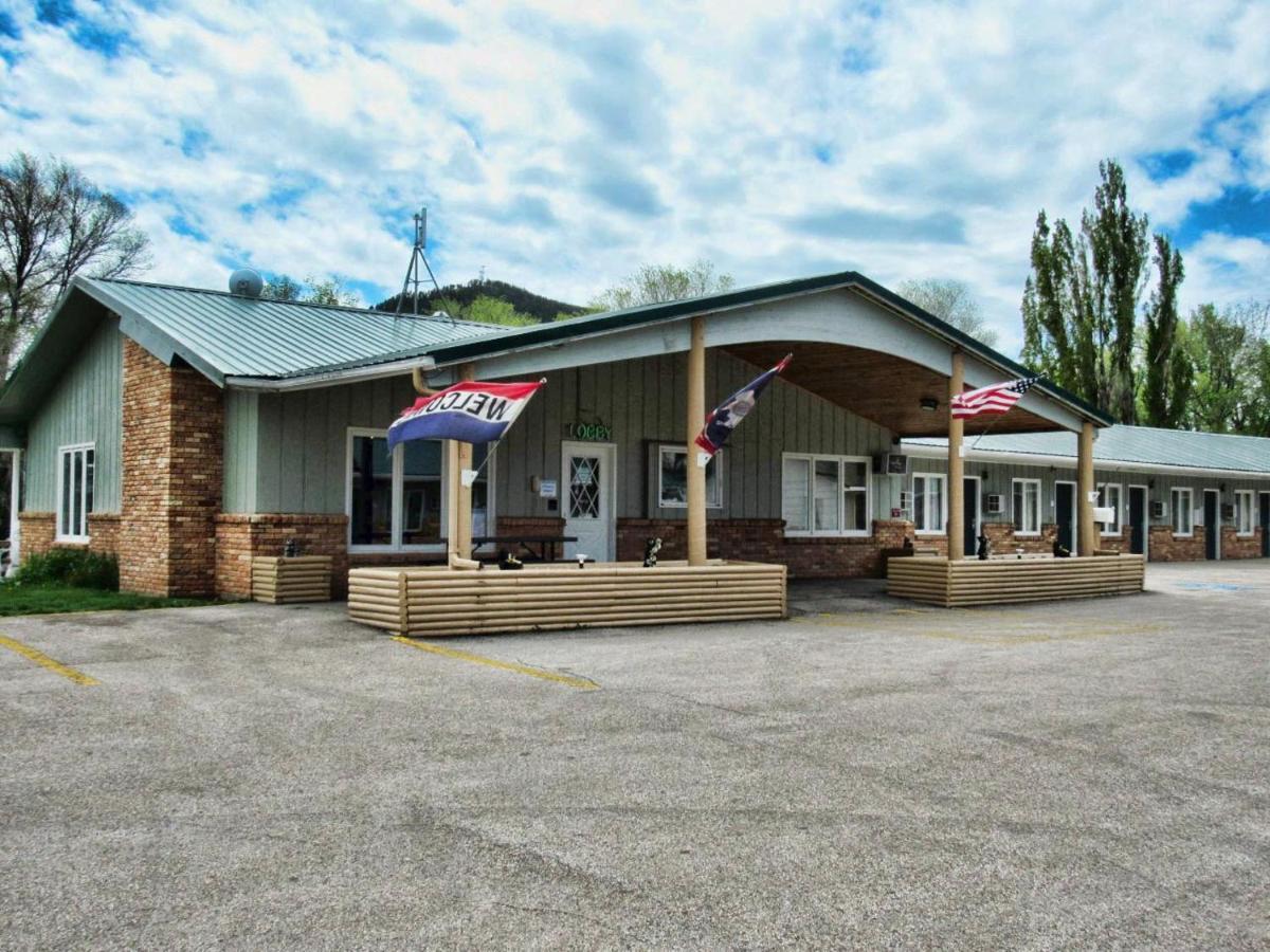 Deer Lodge Motel 圣丹斯 外观 照片
