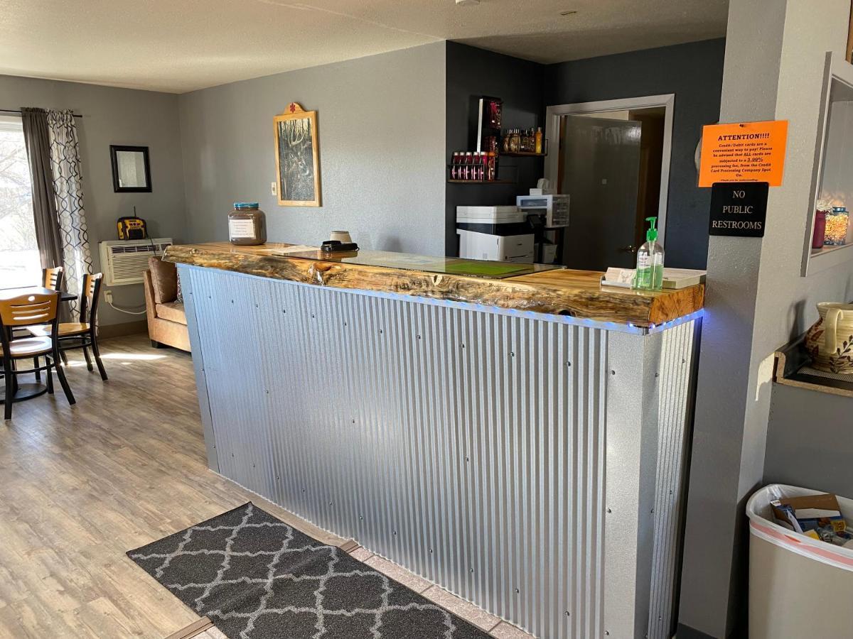 Deer Lodge Motel 圣丹斯 外观 照片