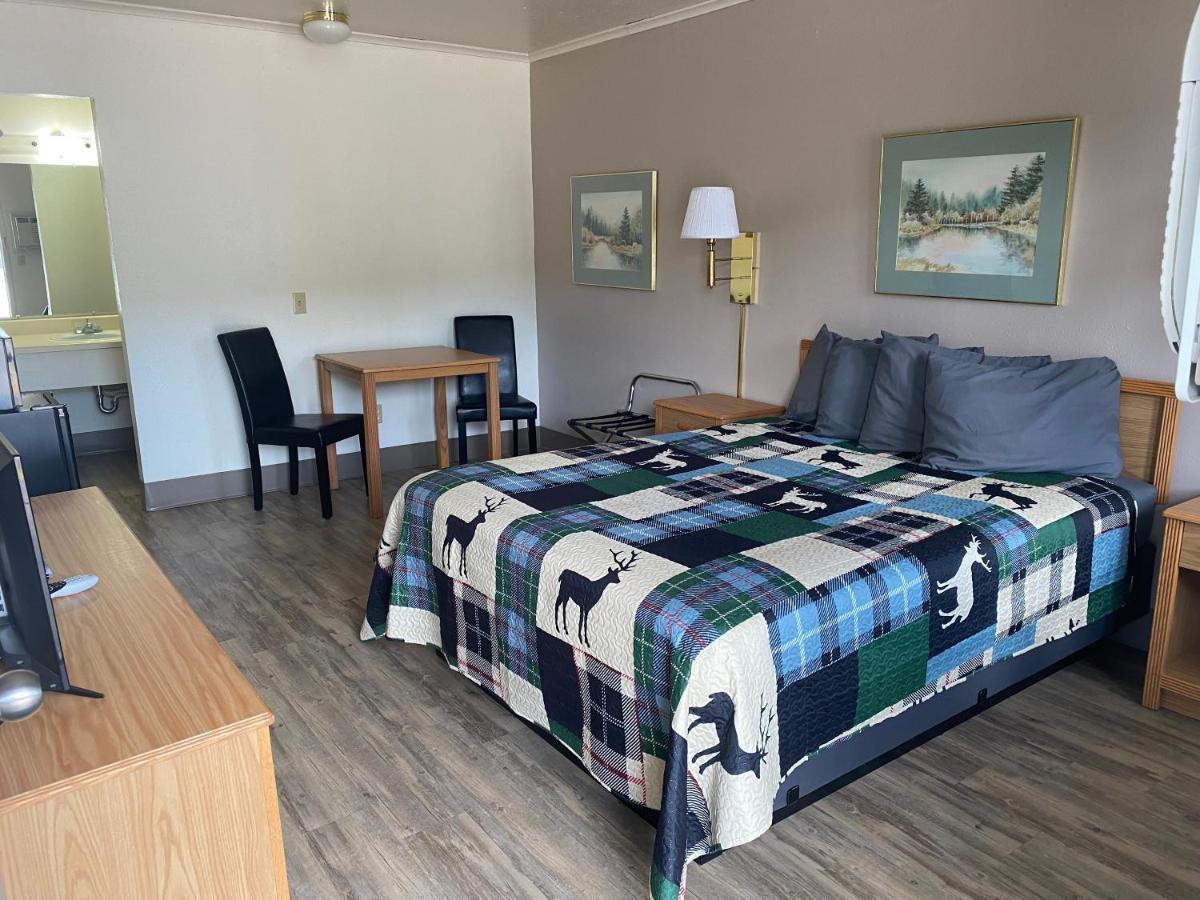 Deer Lodge Motel 圣丹斯 外观 照片