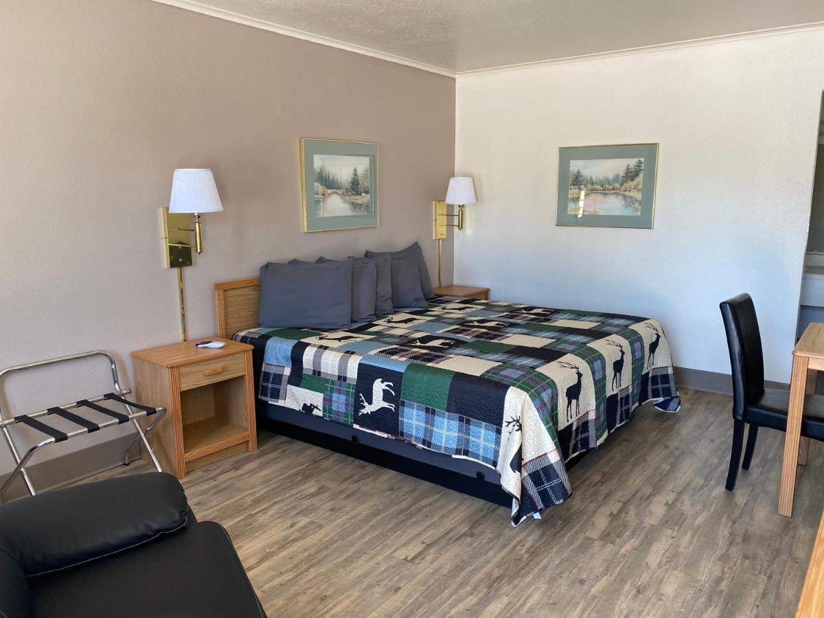 Deer Lodge Motel 圣丹斯 外观 照片
