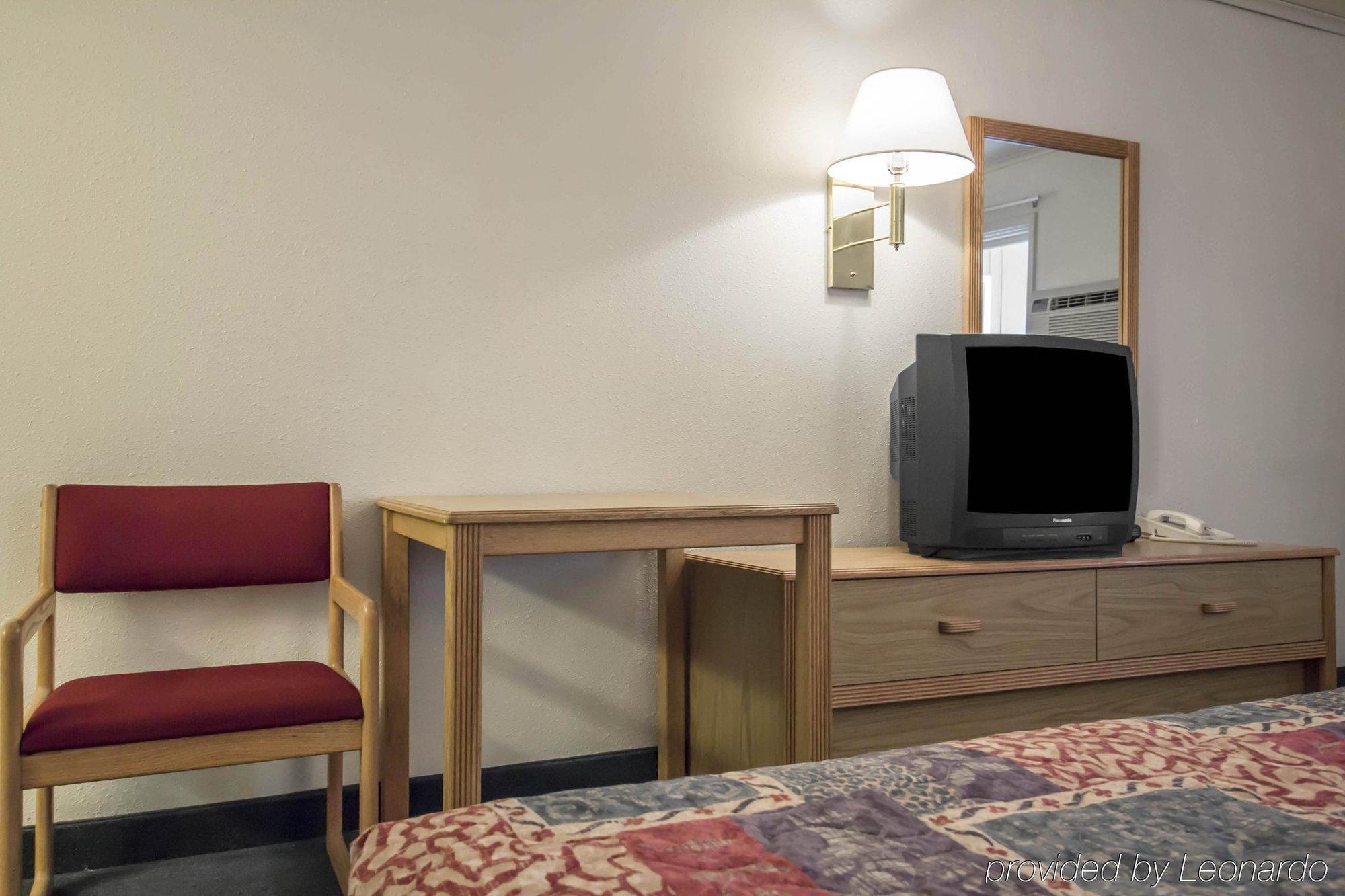 Deer Lodge Motel 圣丹斯 外观 照片