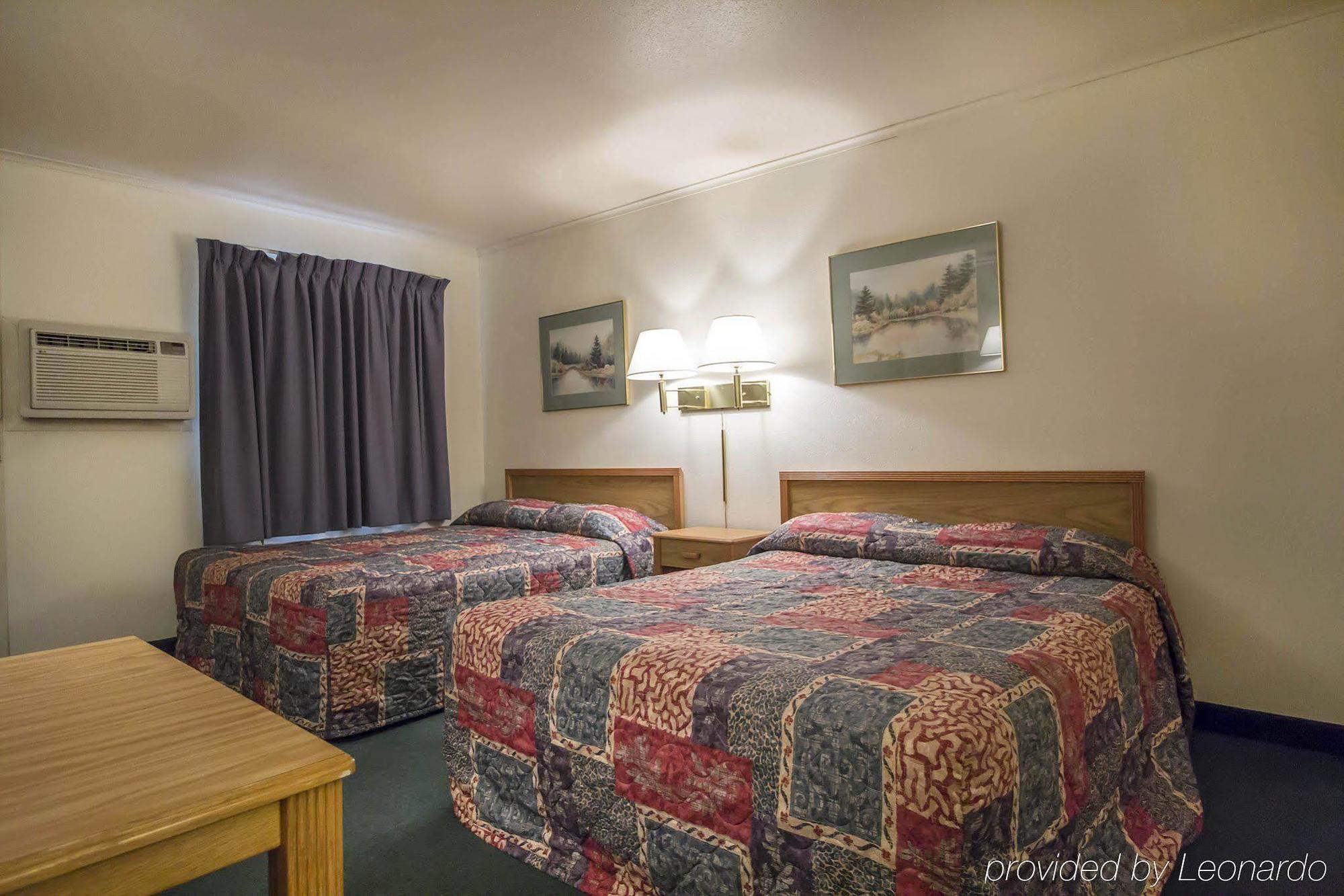 Deer Lodge Motel 圣丹斯 外观 照片