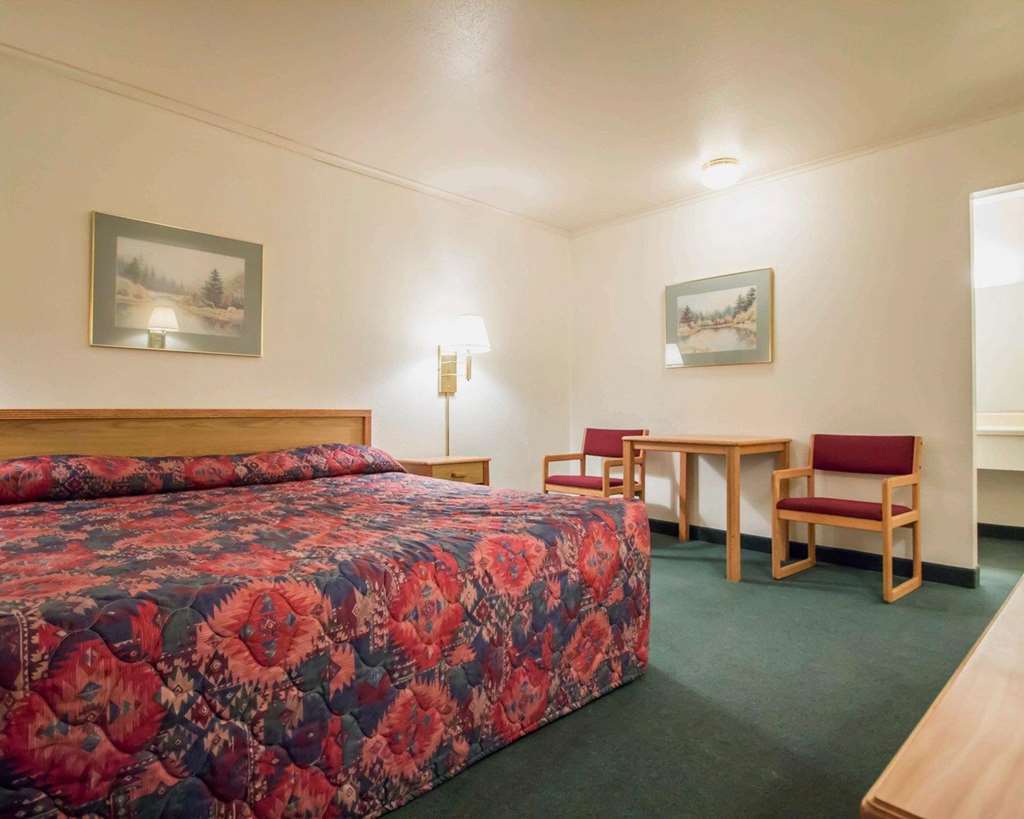 Deer Lodge Motel 圣丹斯 客房 照片