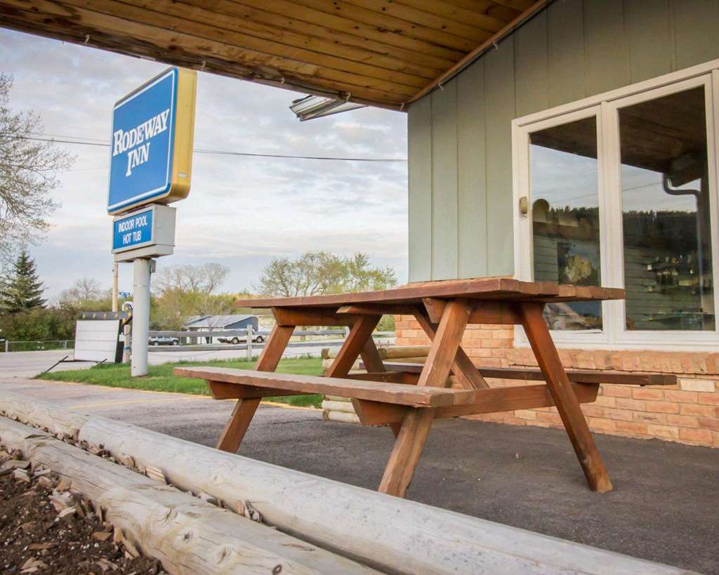 Deer Lodge Motel 圣丹斯 便利设施 照片