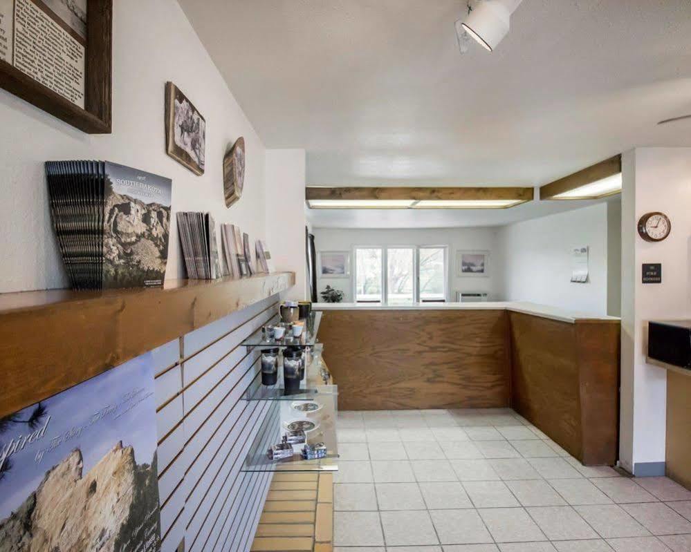 Deer Lodge Motel 圣丹斯 外观 照片
